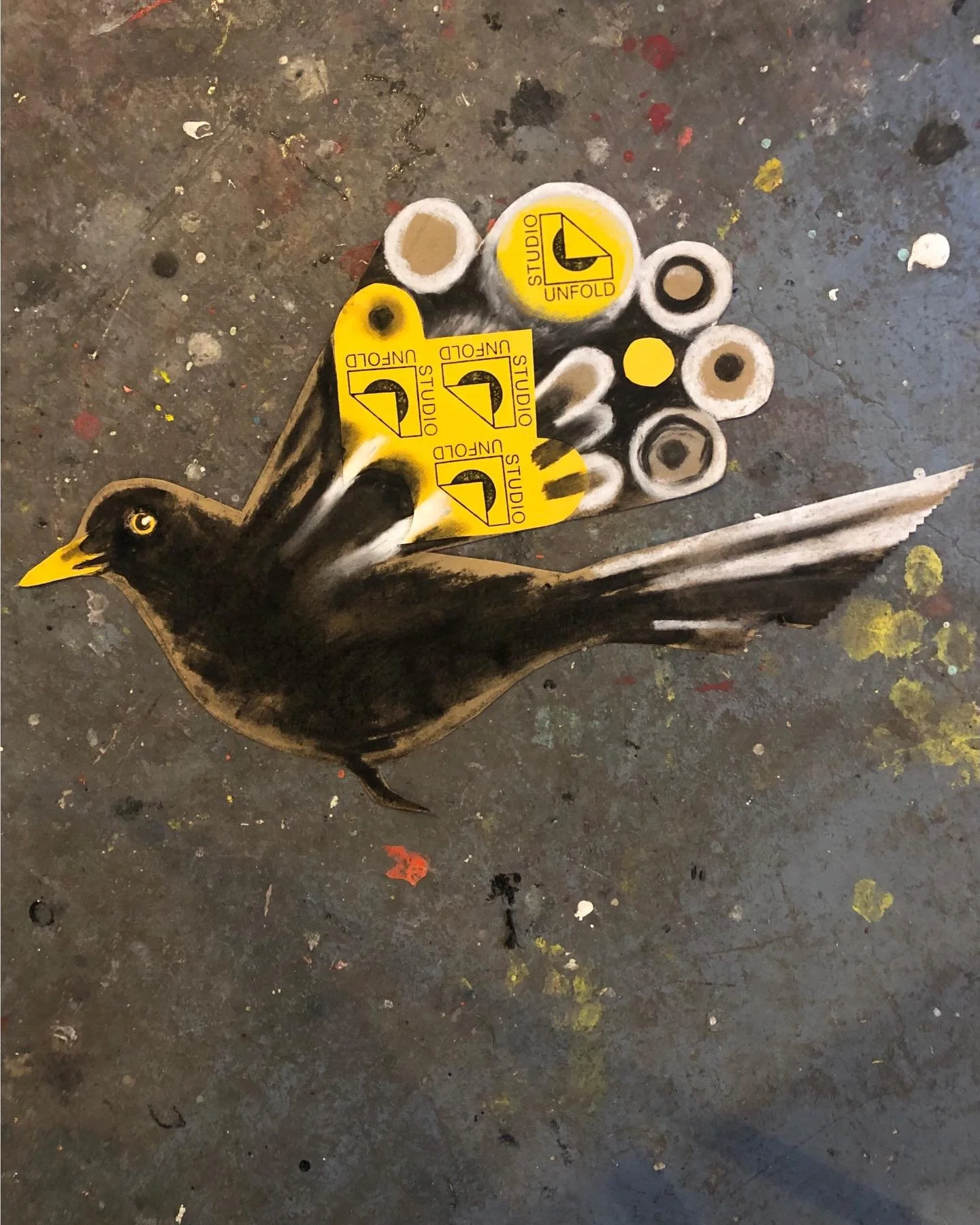 I made my bird in advance ! 🐦&zwj;⬛ to be part of the flock @flock_brighton Winter social tomorrow 11th Dec from 7pm @caxton_arms 🥂 The Brighton area illustrators group meet-up with @theaoi 🖍️ Pop in to say hi, have a drink and a chat about your p