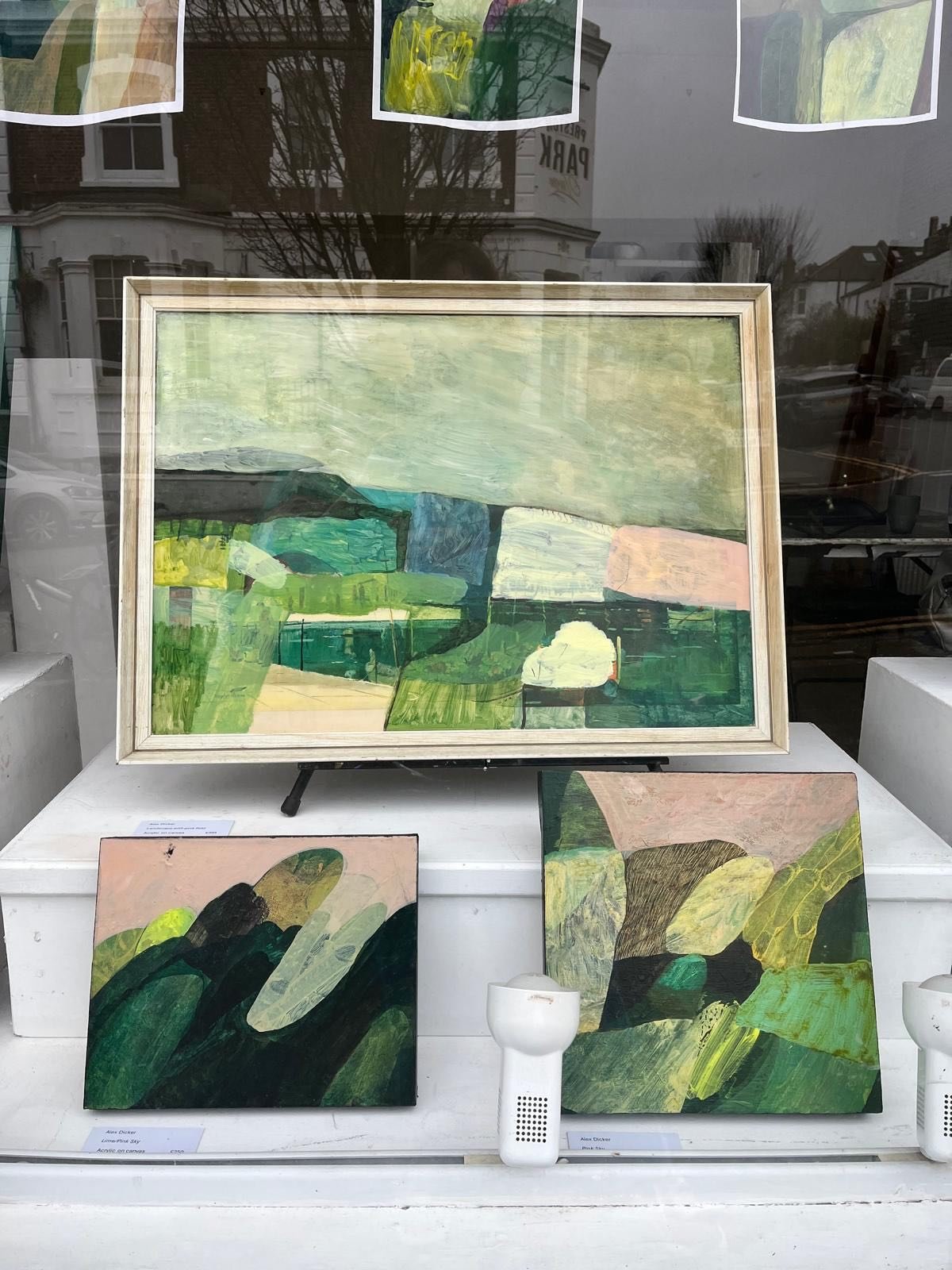 Incredibly talented and prolific keyholder🔸Alex Dicker🔸has a BEAUTIFUL window show @starlingstudio_brighton this month 👏❤️ go see 😍

#painting #alexdickerartist *not on insta* #stunning