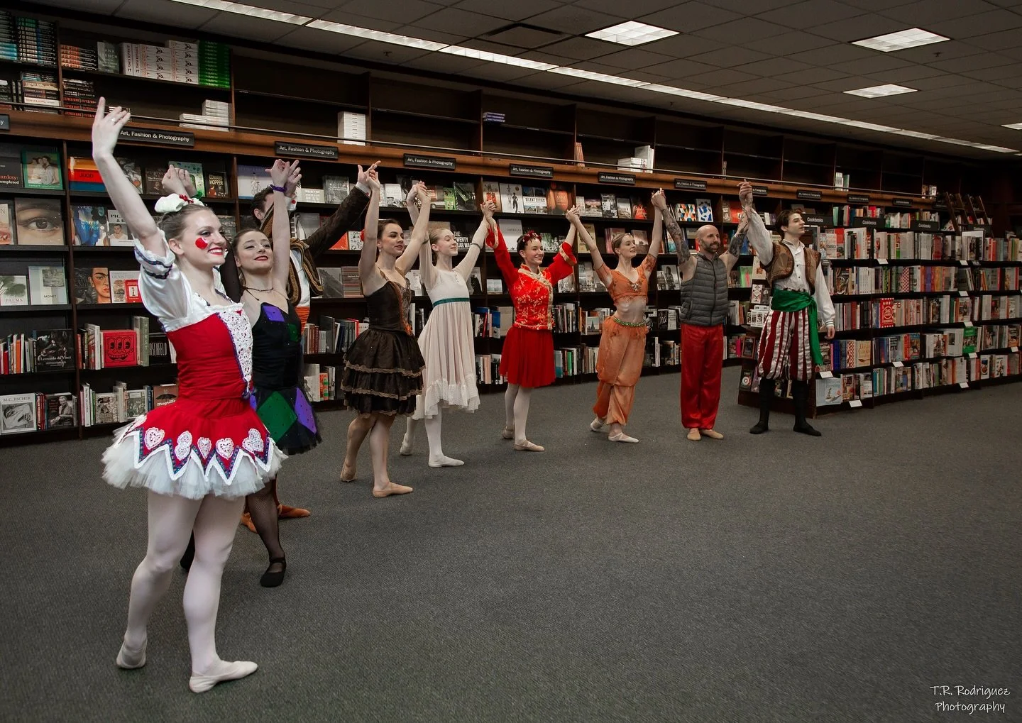 ✨Rochester City Ballet is bringing the magic of The Nutcracker beyond the stage!✨

Join us at libraries and community centers across Greater Rochester for free book readings &mdash; plus a special mini performance &amp; book reading at Pittsford Barn