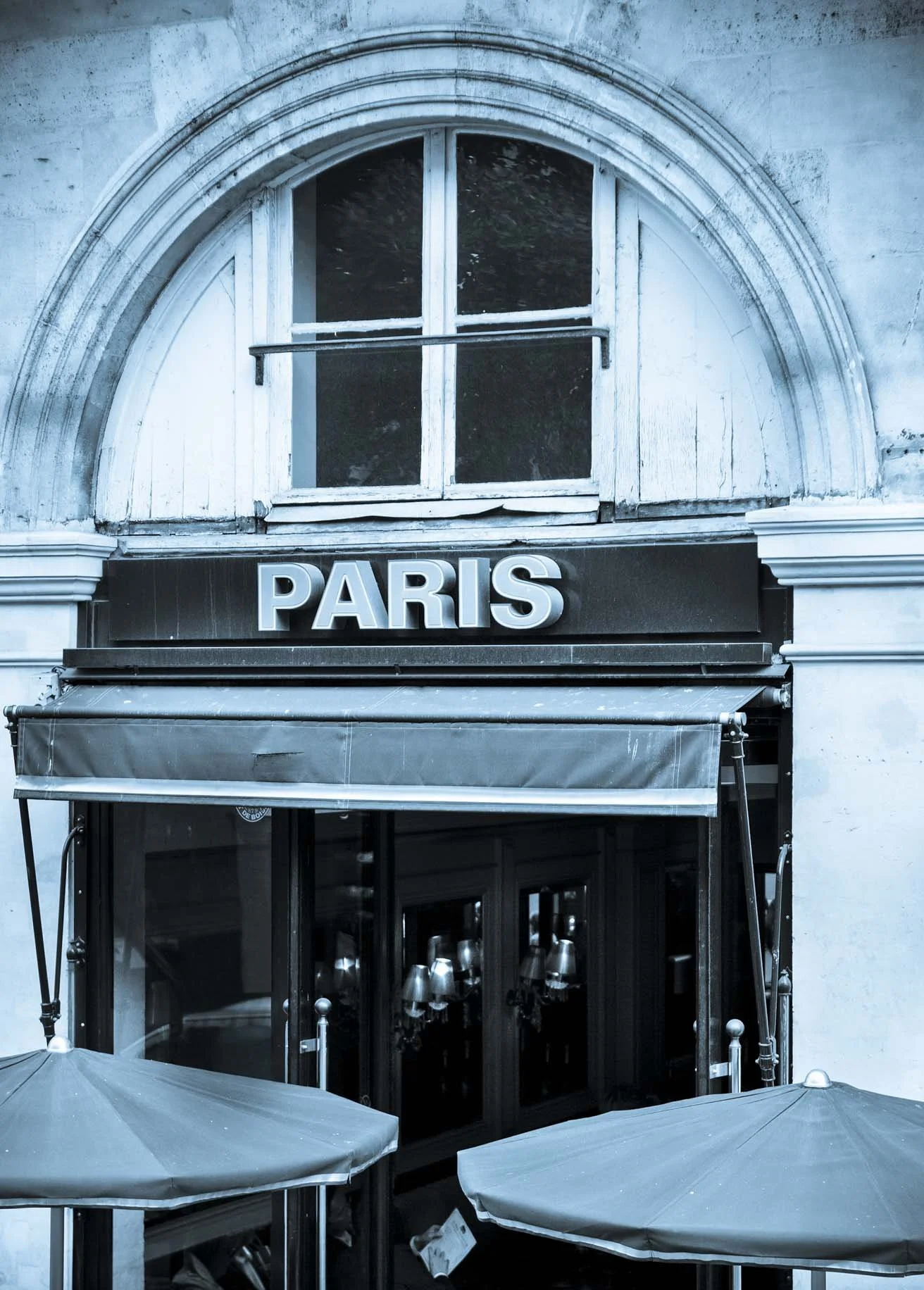 charming Parisian cafe