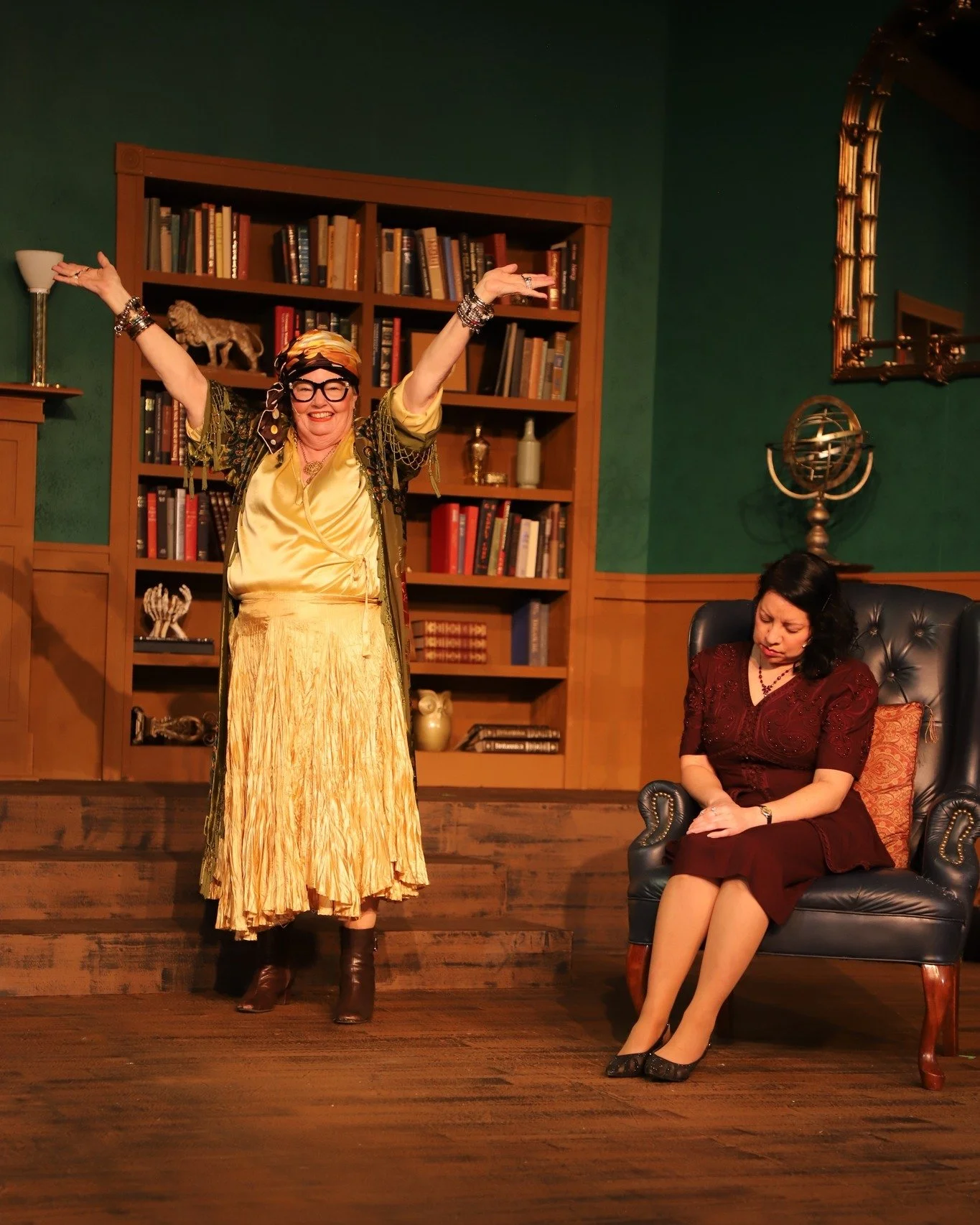 🍷 Grab a drink with Bernice this weekend and help solve the murder.
The Musical Comedy Murders of 1940 🔪 🎭 🎶  only has THREE MORE SHOWS! Get your tickets today!

830.997.3588
https://www.fbgtc.org/