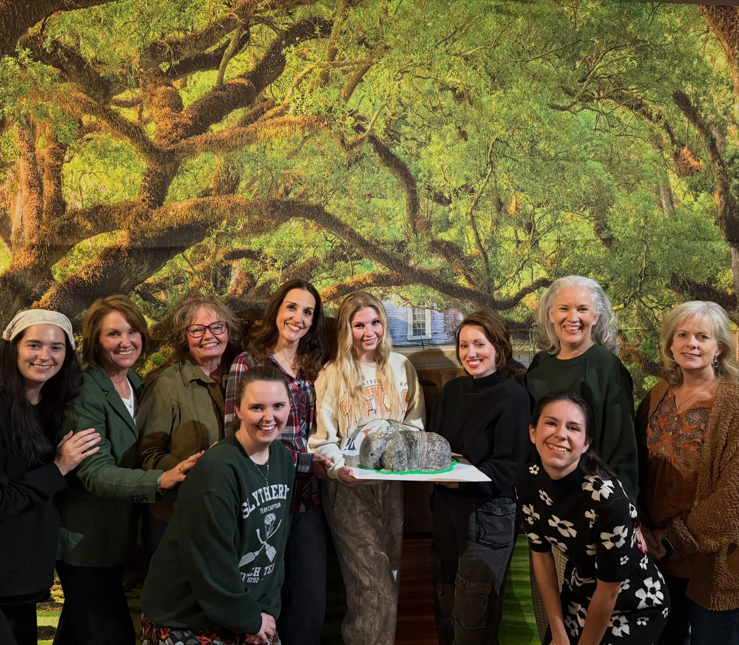 Opening night couldn&rsquo;t be complete without an armadillo cake! Thanks to @dawnmakescakes for donating a delicious cake for the cast and crew! It was the cherry on top of an awesome evening! 🎂🎭🤩💐✨#steelmagnolias