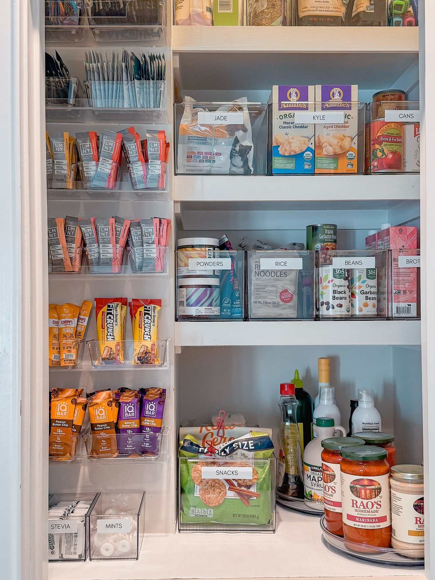 Tiny pantry, BIG potential! ✨

Think your small pantry can&rsquo;t work miracles? Think again! 

With smart vertical storage, strategic zones, and systems that maximize every inch, even the tiniest spaces can become efficient pantries.

The secret? M