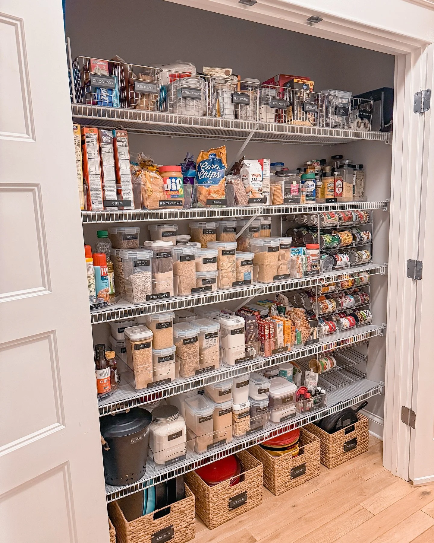 Organizing isn&rsquo;t just about getting rid of stuff&mdash; it&rsquo;s about creating life that flows! ✨

Real organizing goes way beyond decluttering. It&rsquo;s designing systems that work for YOUR family&rsquo;s unique rhythms. It&rsquo;s elimin