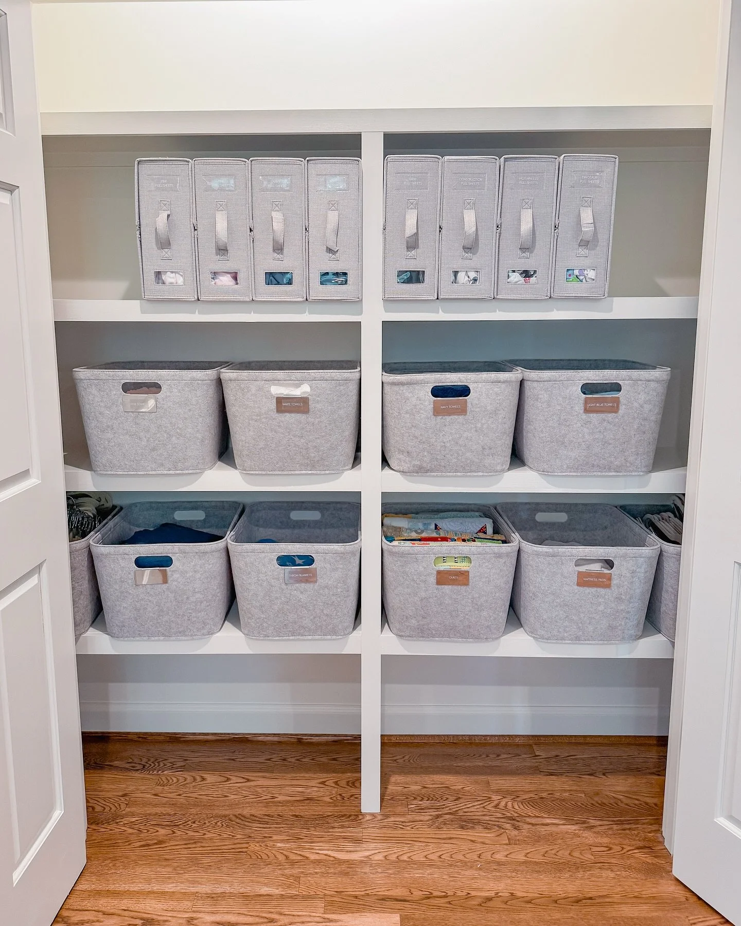 Linen closet bliss: finally knowing what size sheets you&rsquo;re grabbing! 🛏️✨

Labeled sheet organizers keep entire sets together and make finding the right size effortless - no more unfolding three different sets to find the queen sheets! 

Plus,