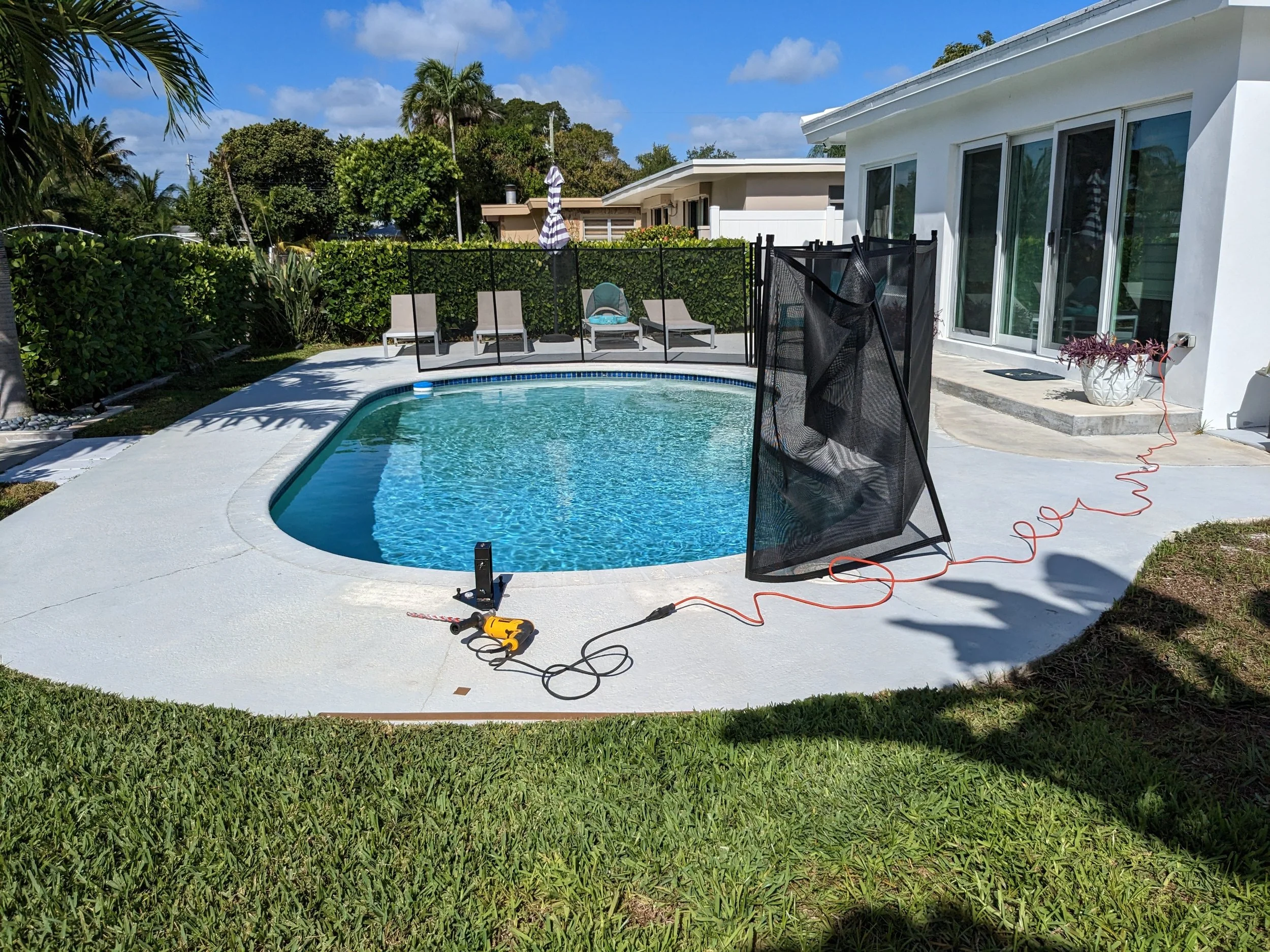 florida_pool_fence_install_01.jpg