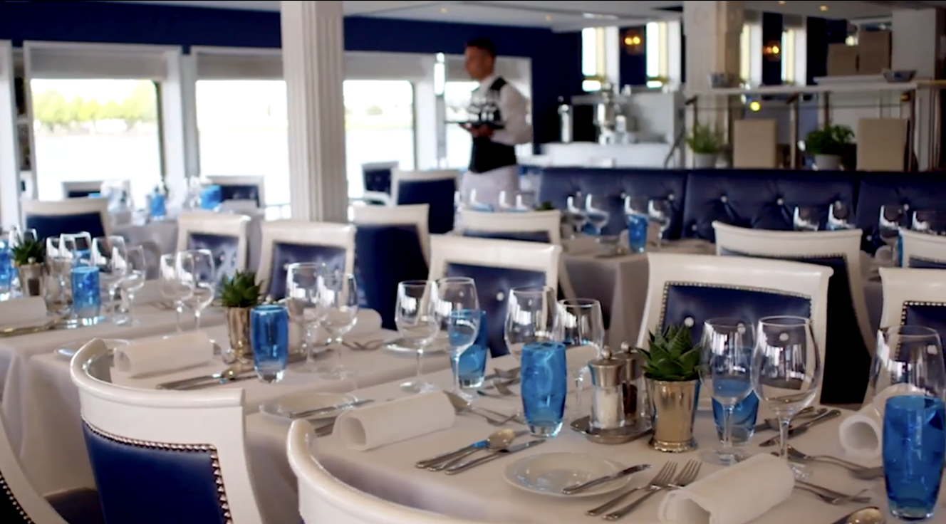 Uniworld dining area.png