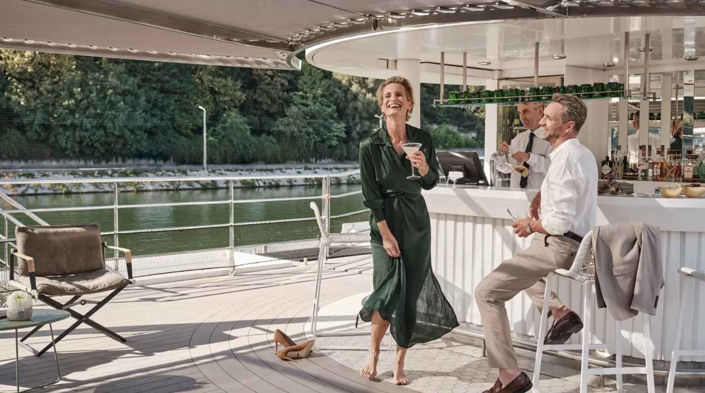 Riverside Rivercruise Deck Bar.png