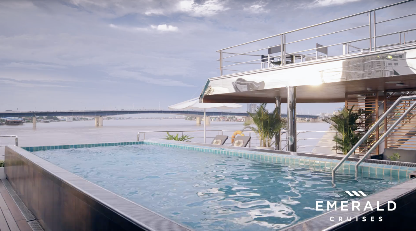 Emerald River Cruise outdoor pool.png