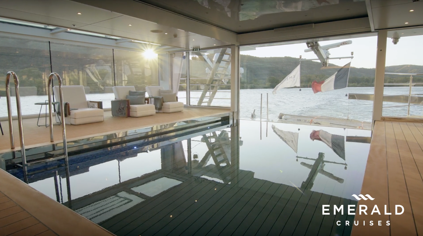 Emerald River Cruise pool at stern.png