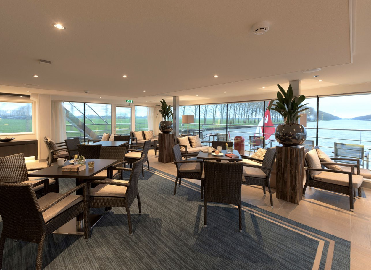 Avalon inside lounge.png