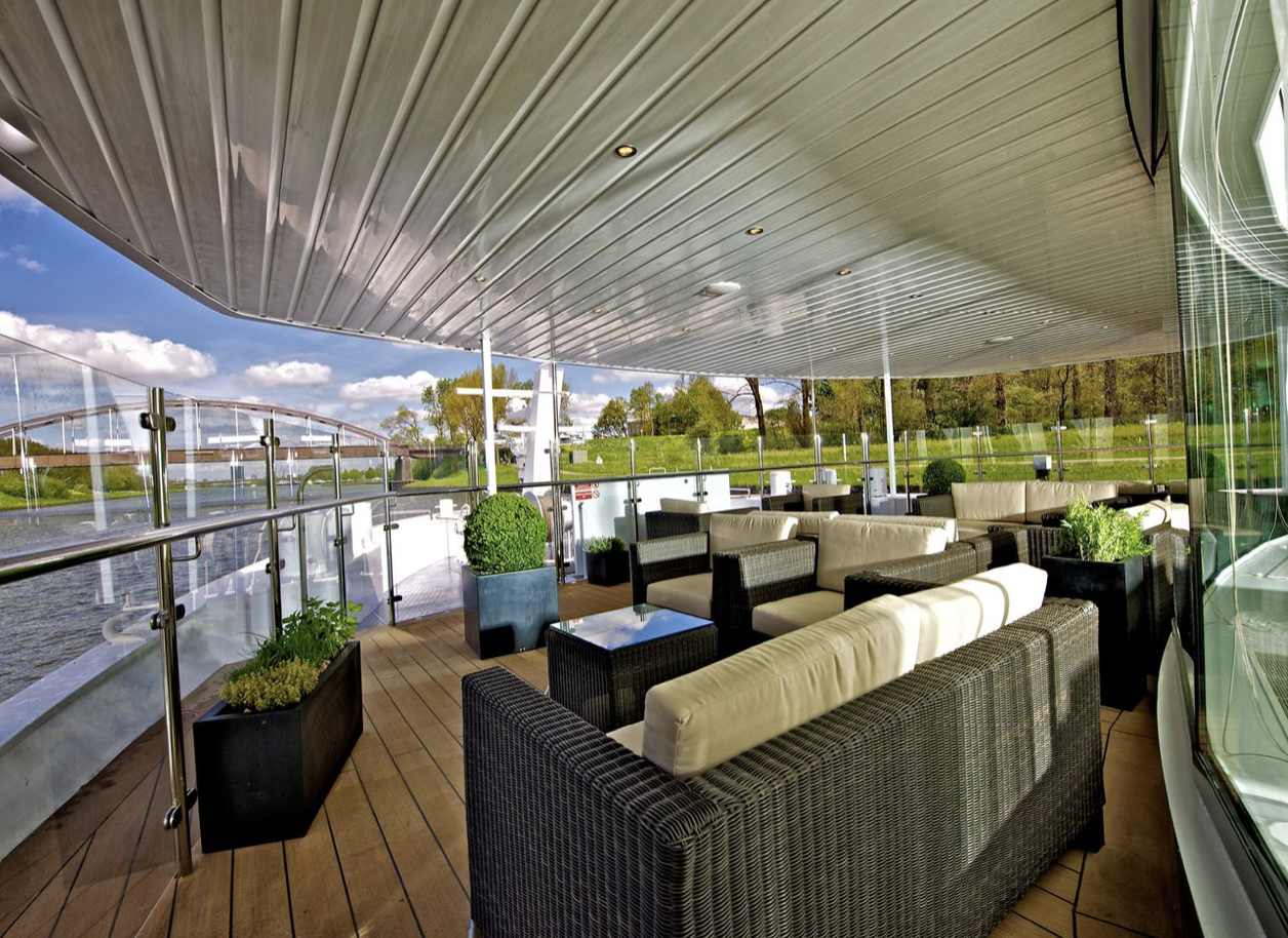 Avalon lower deck.png