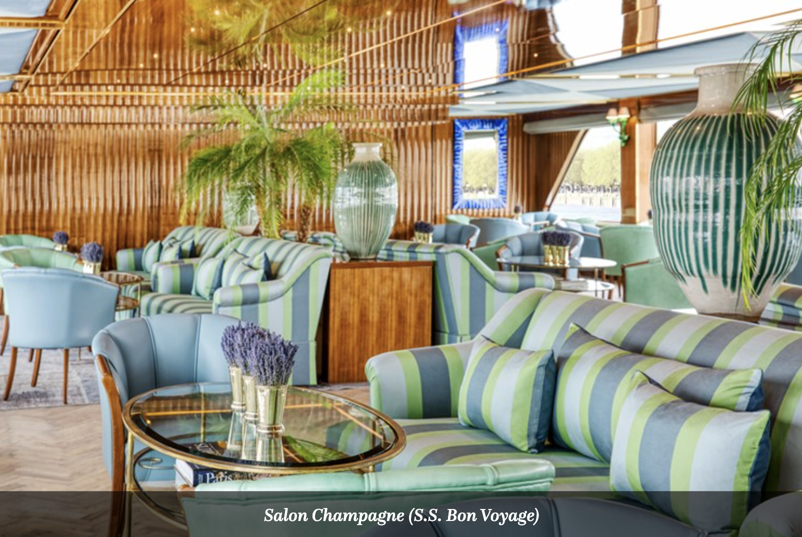 Uniworld S.S. Bon Voyage sitting area.png