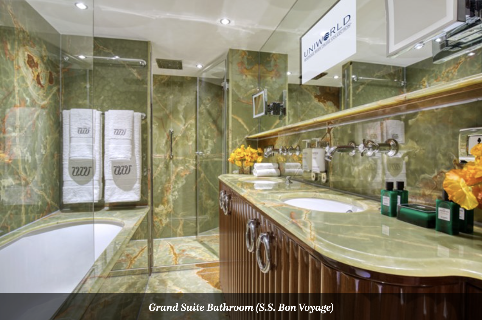 Uniworld S.S. Bon Voyage suite bathroom green.png