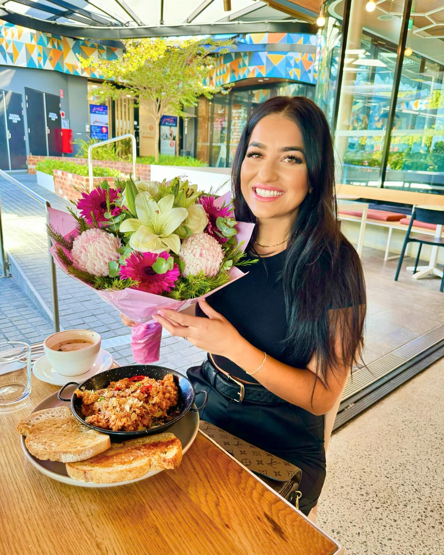 Happy birthday to our dear @sabsharif we hope you feel as special as you are! Our team and patients truly appreciate all you do for us. Thank you for your dedication and hard work through all these years, we love you ❤️
Drop her a HBD message in the 