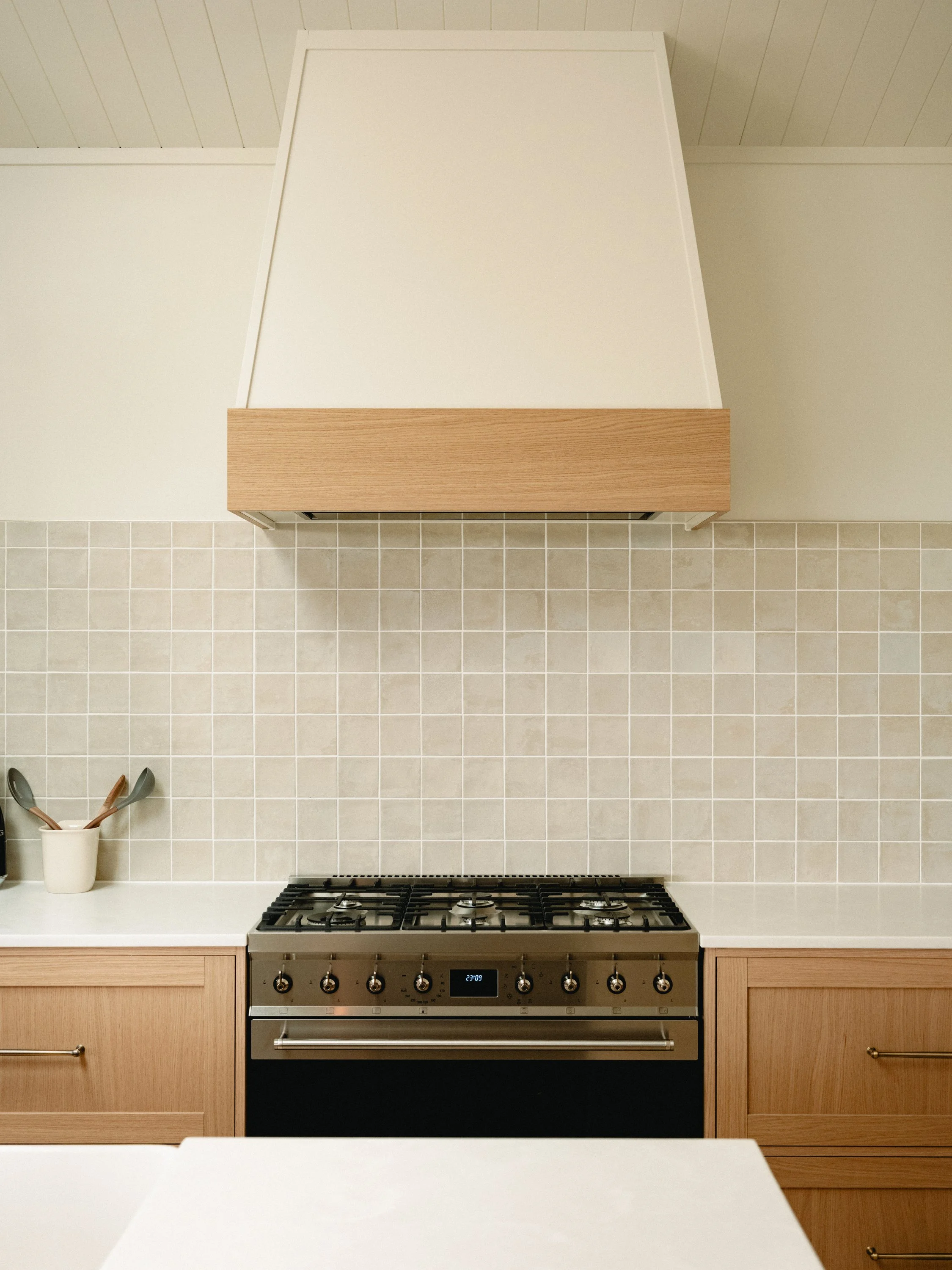 florence-charvin-NATURAL EDGE-Wigg kitchen-DSCF2024.jpg