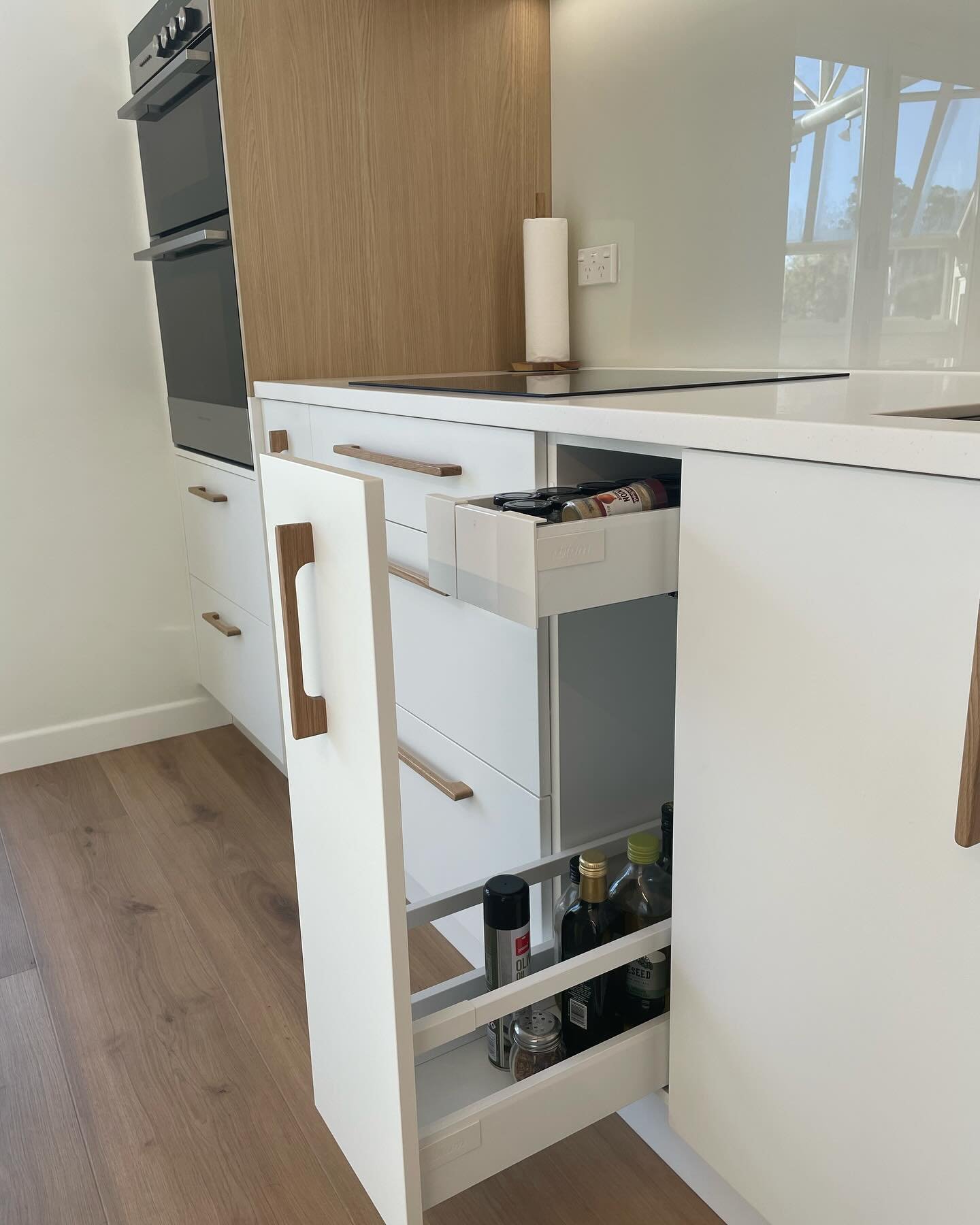Inner draws - a feature we highly recommend to all of our clients! 

Not only do inner draws add a lot more storage to your kitchen, they also allow the design of you kitchen to have a crisp and spacious aesthetic. 

Inner draws are great to hold cut