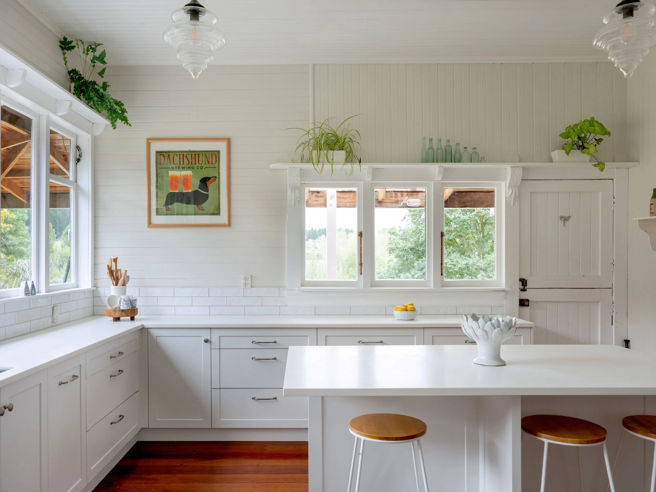 Kitchen Re-Face vs Full Custom Kitchen: What’s the Right Choice for Your Hawke’s Bay Home?