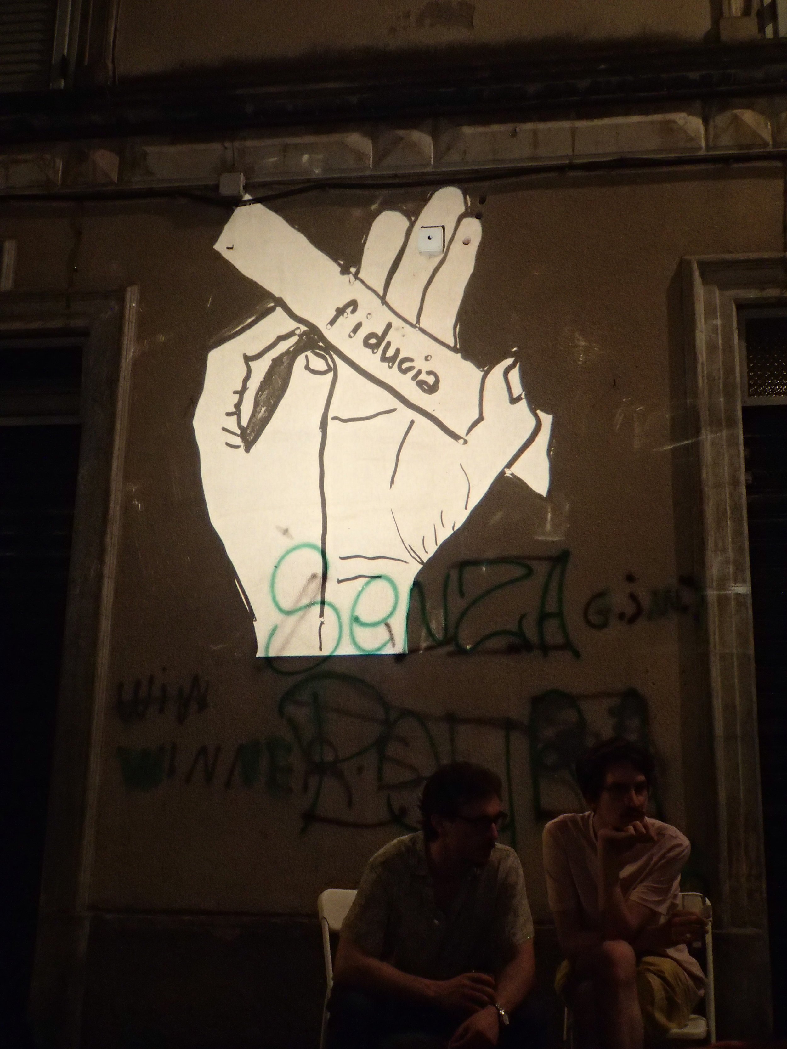 AMARE E RESISTERE