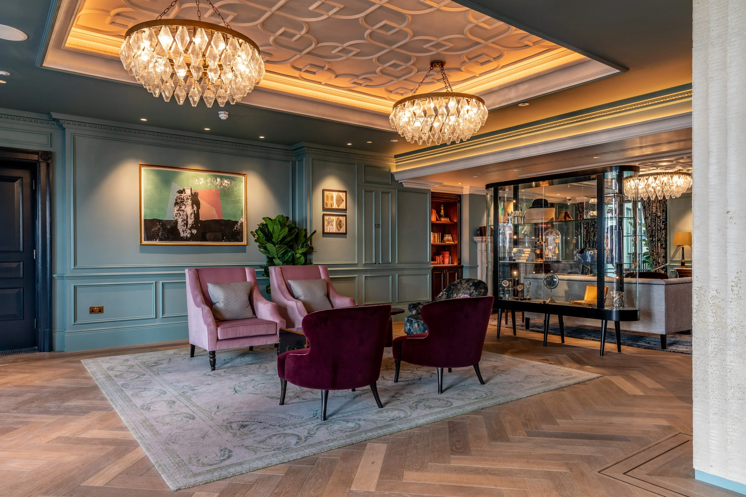 100 QUEEN'S GATE HOTEL LOBBY