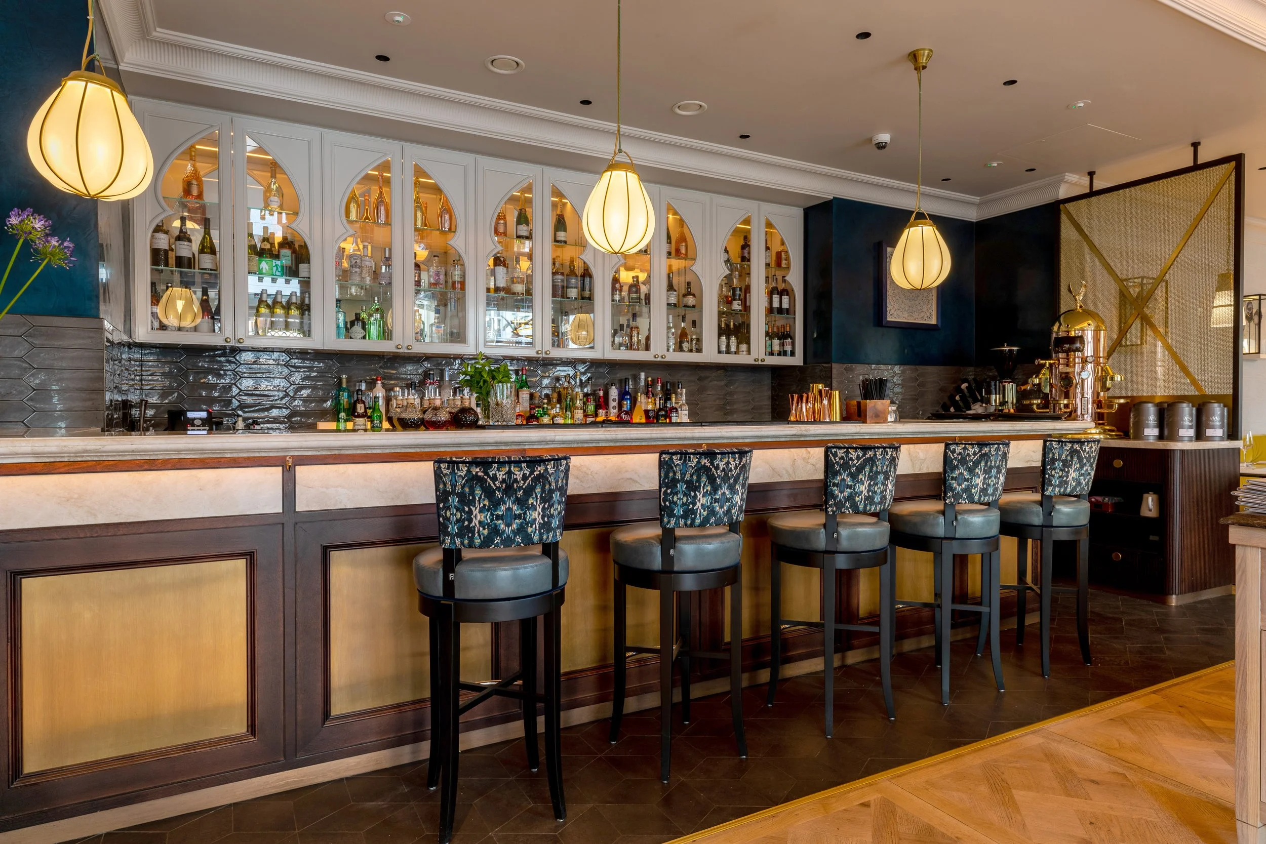 100 QUEEN'S GATE HOTEL CENTO RESTAURANT