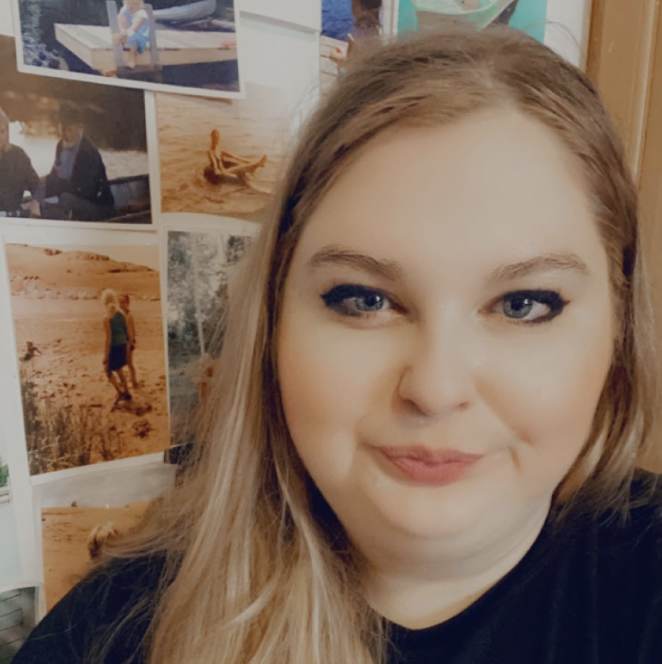 Rachel Colford (she/they) - MRS. PINGLETON