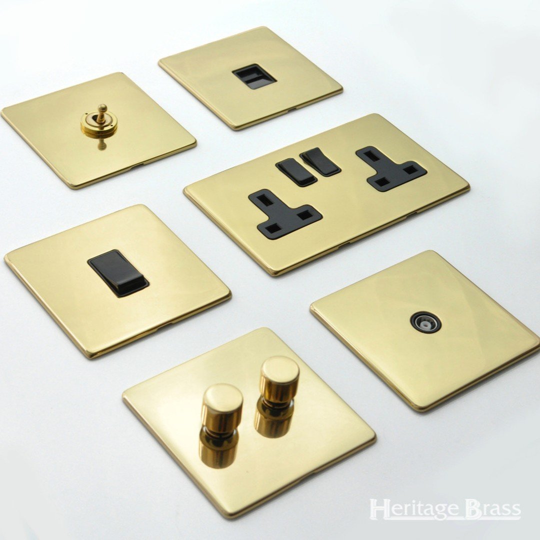 Elegantly styled hardware with exceptional quality from @m.marcus.ltd 
Heritage Brass is their stunning solid brass collection available in a wide range of styles and finishes. 
Contact us today to get your order in.
.
.
.
#brushedbrass #chrome #rose