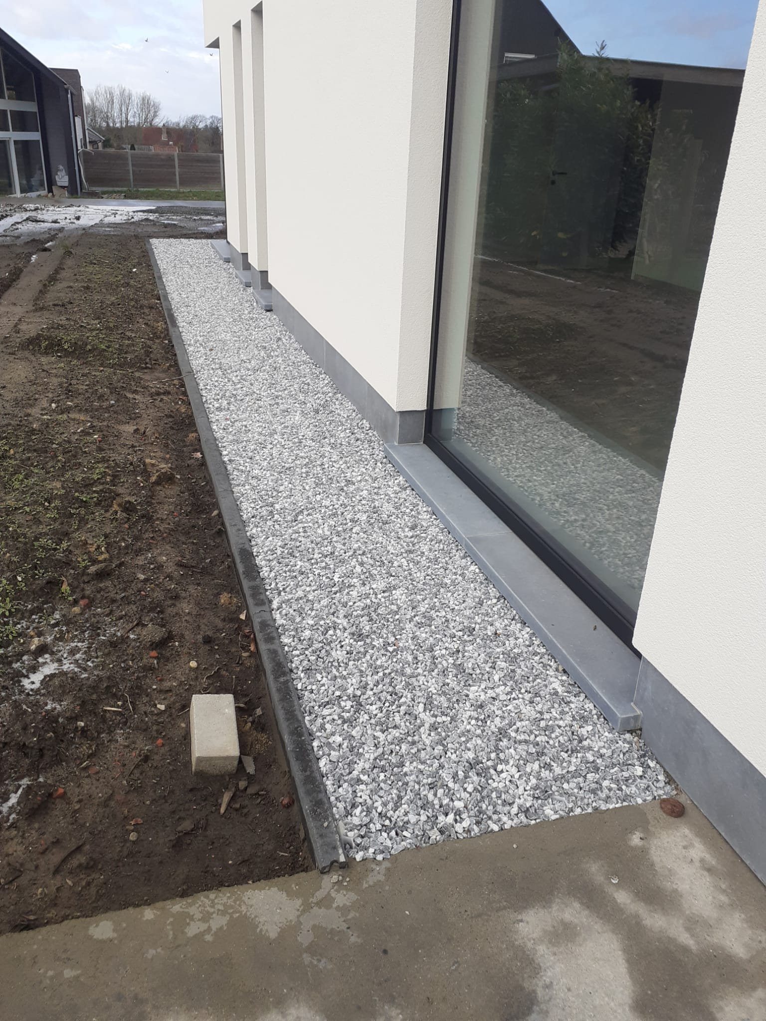 Terras en wandelpad
