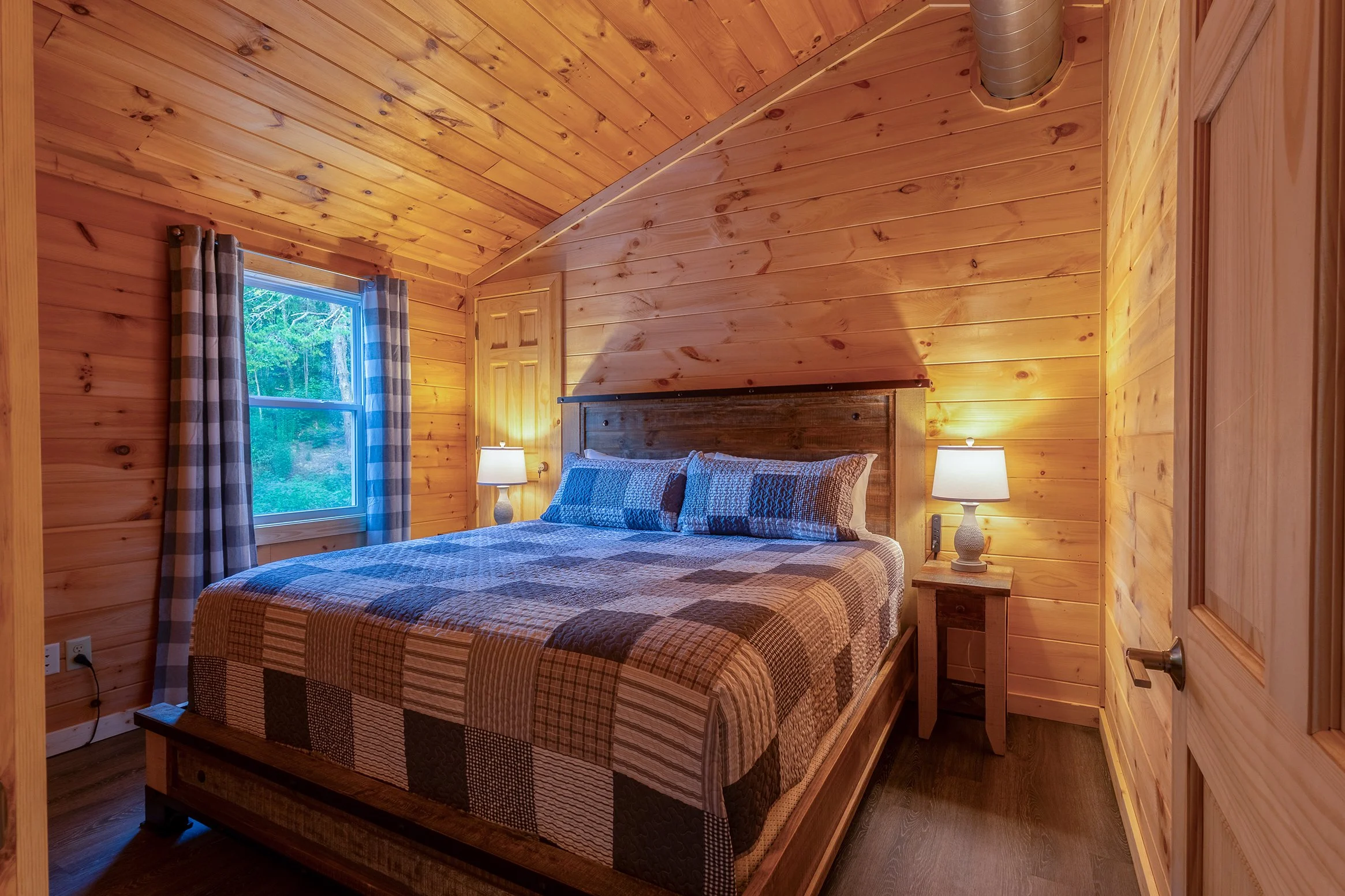 FARMHOUSE KING BEDROOM IMG_8016-HDR.jpg