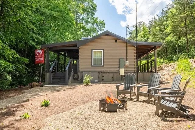 🌼✨ Now Booking: Bear Cub Cabin at Maple Valley Farm! ✨🐻
Looking for a peaceful escape in the Smoky Mountains? Come stay at Bear Cub Cabin—our brand-new, cozy log cabin tucked away on a private, 50-acre farm. 🌻
Check Pricing & Availabil