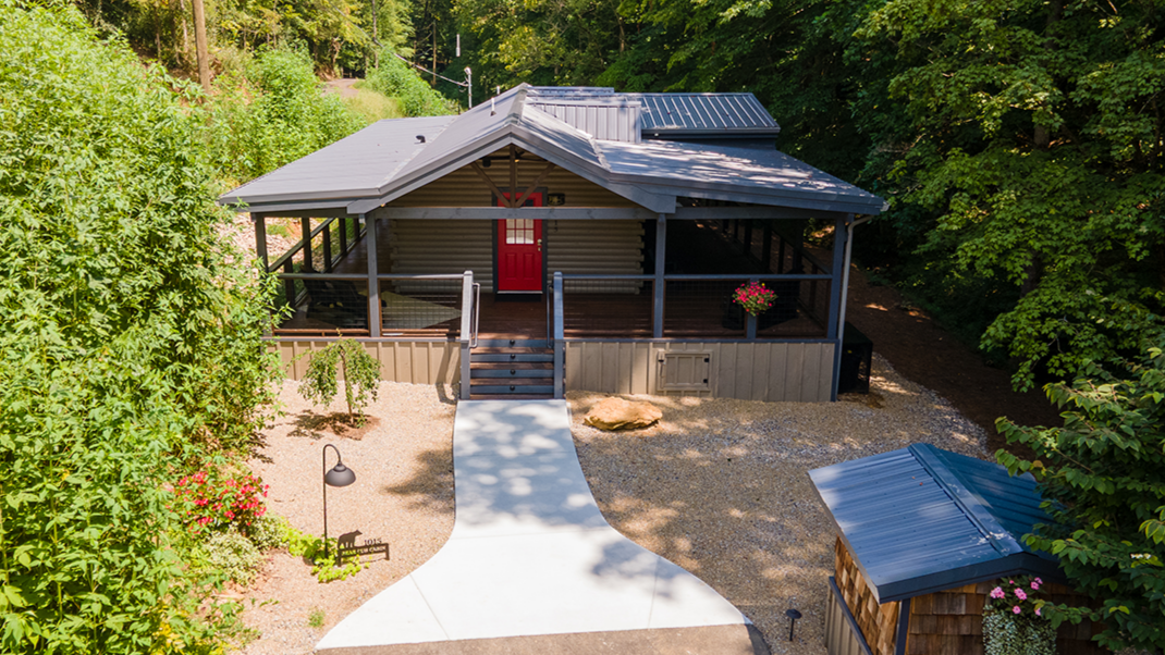 Bear Cub Cabin at Maple Valley Farm