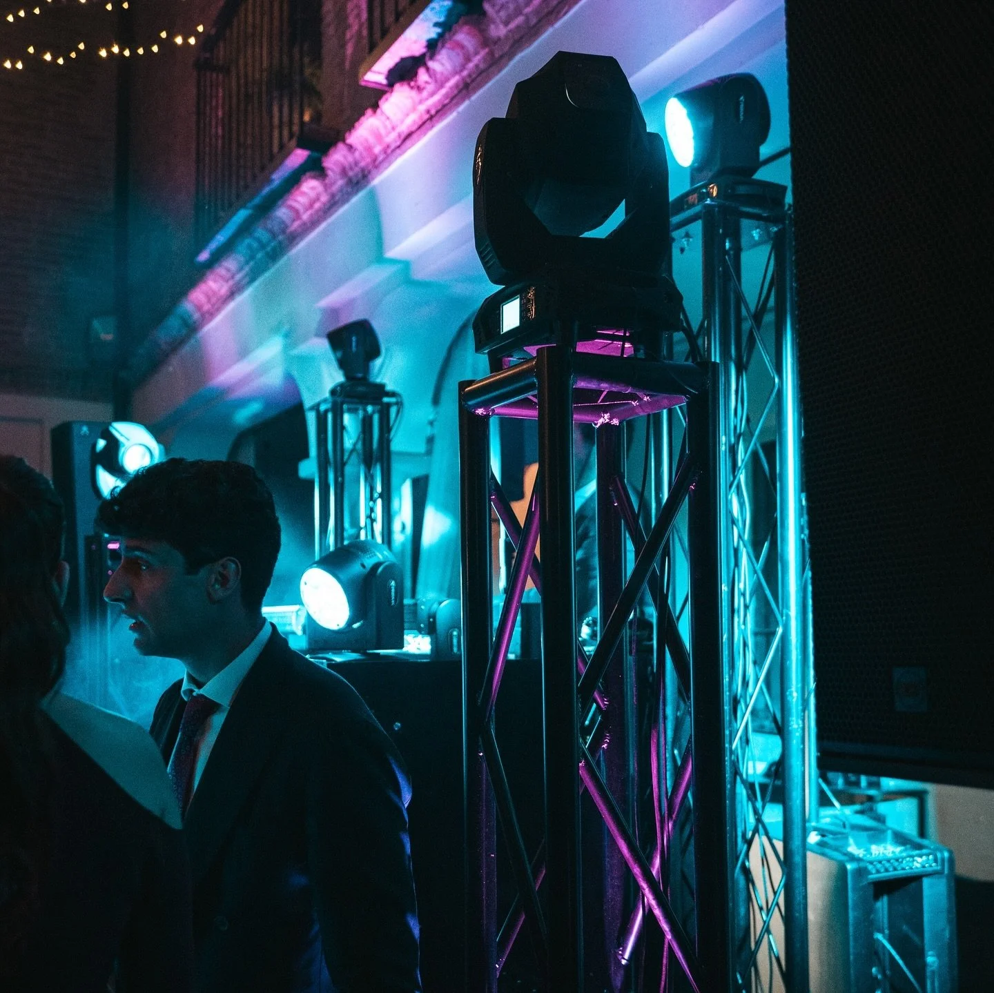 La magia de un evento inolvidable está en la “atmósfera perfecta”, sonido e iluminacion que hagan aflorar todos tus sentimientos..! 🤩
Con un sólo objetivo, ¡QUE DISFRUTES! #decibelio
#sound #eventos #musica #