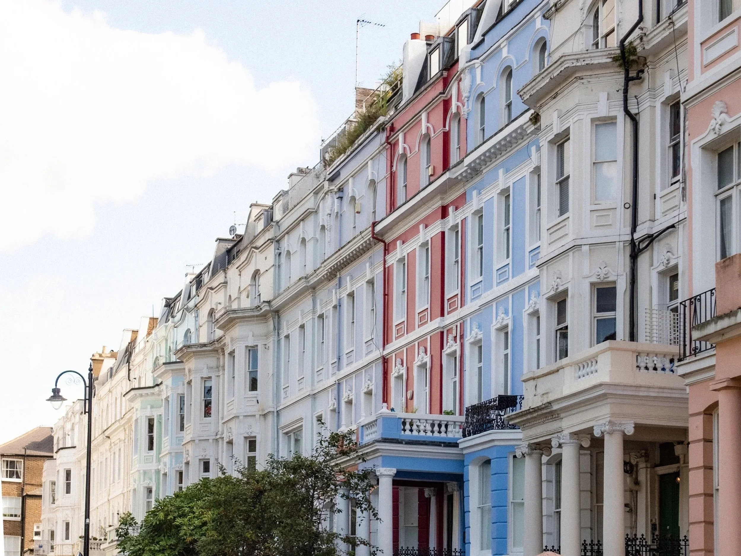 Markkinoinnin ulkoistaminen: hyödyt, kustannukset ja milloin se kannattaa