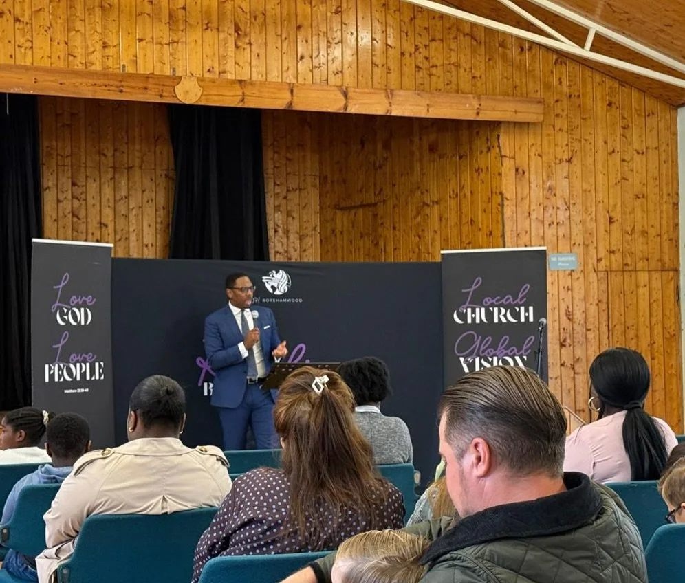 @hackneyph.church &lsquo;s very own Pastor Michael preached an encouraging sermon on the healing qualities of the Balm in Gilead, and prayed for the @phborehamwood church ⛪️. &ldquo;Is there a doctor in the house?&rdquo;
- - - 
#phborehamwood #balmin