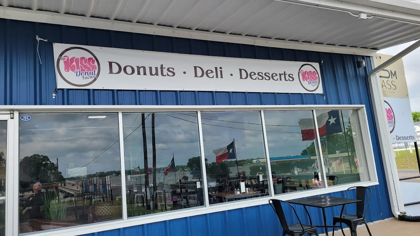 Kiss Donuts
