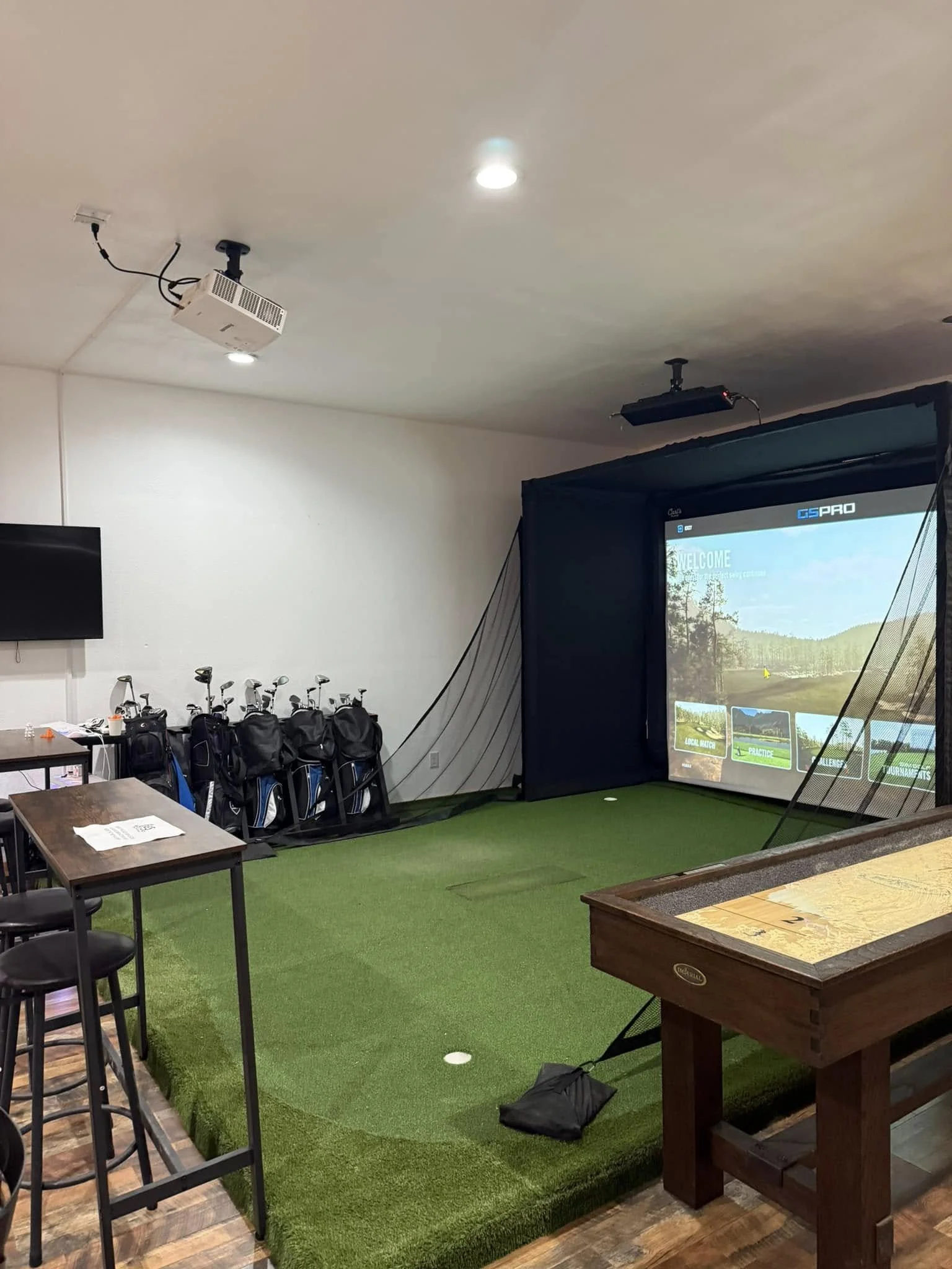 figs golf simulator.jpg