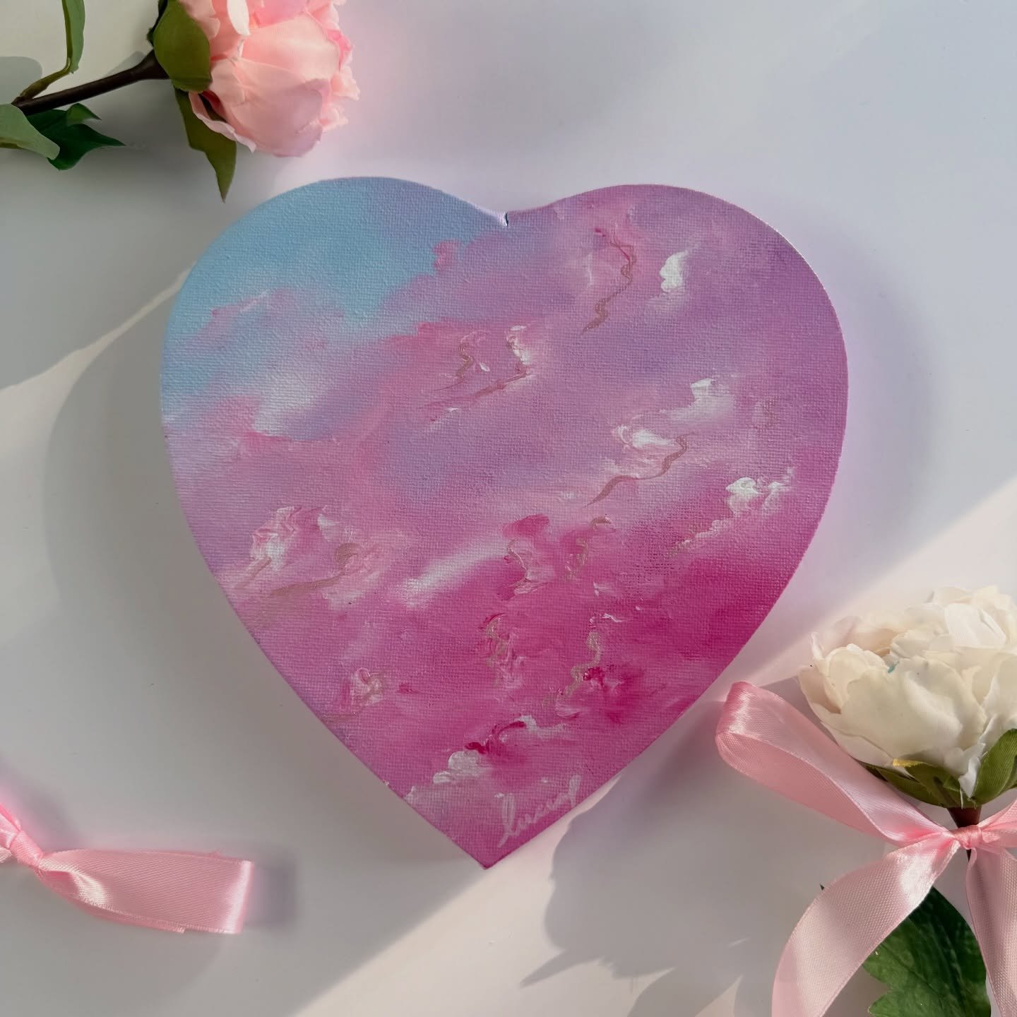 &lsquo;where love floats&rsquo; 🩷🫧🩵 hope you&rsquo;re all having a lovely week so far 🩷🩷🩷

an original painting on a heart shaped canvas
20cm 🎀 for sale on luciapaps.com