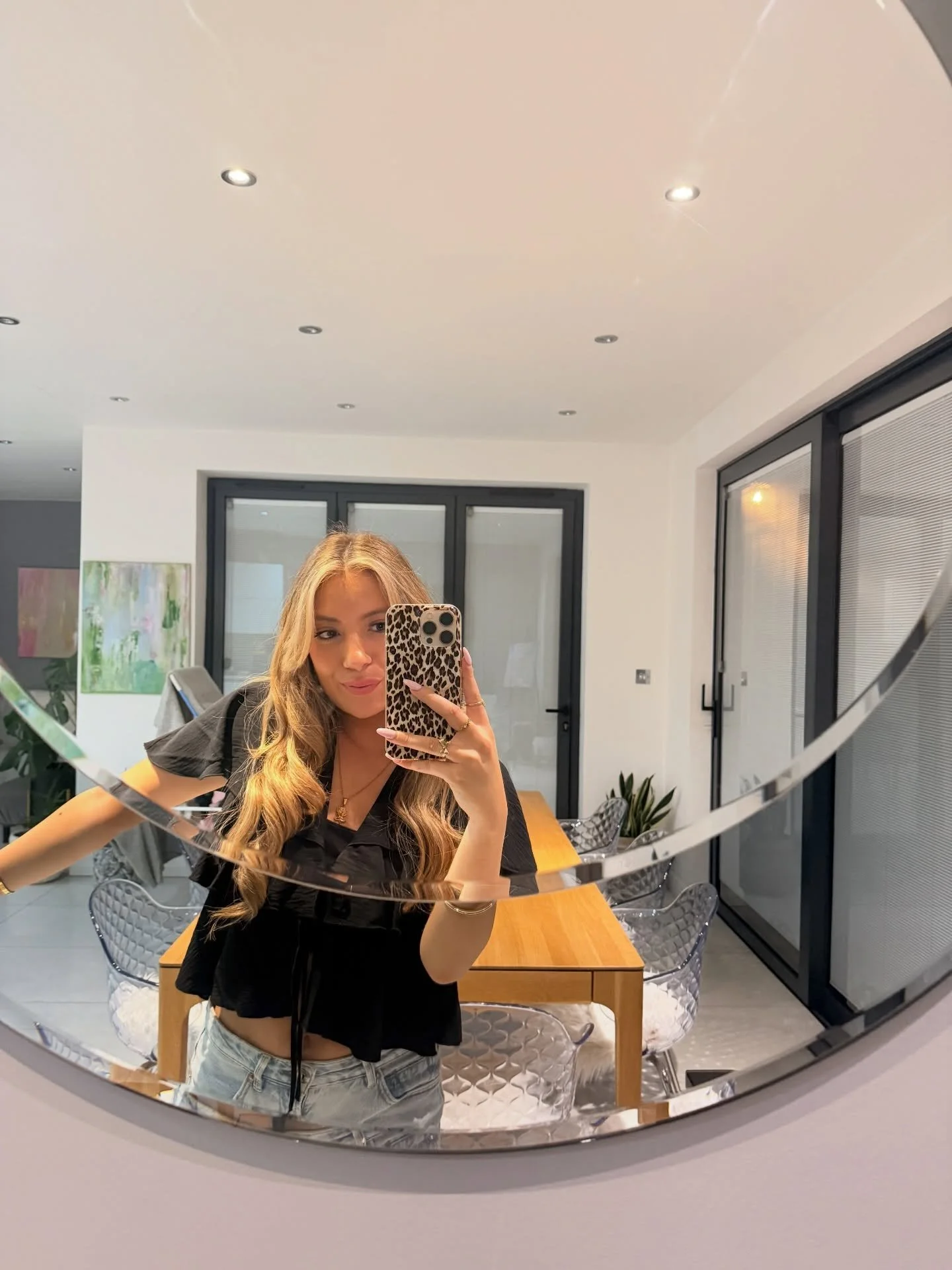 filling my own cup 💘💗🎀🖌️🌸💖🫶🍫💌 valentines is about spreading love to those around you but also self love toooooo🥰