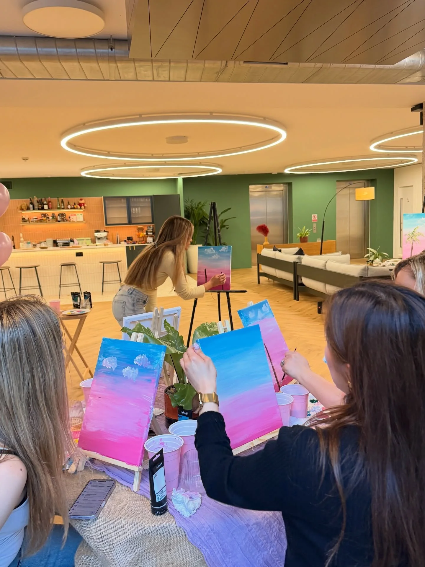 hosted a sip and paint today for international women&rsquo;s day (or month!😋💘🌷) loved it so much!!!! 🌸🤍💖💗🌴 had so much fun &amp; it was so lovely to hear how much fun everyone there had too

💘🌷🌸

if you have a celebration coming up, like a