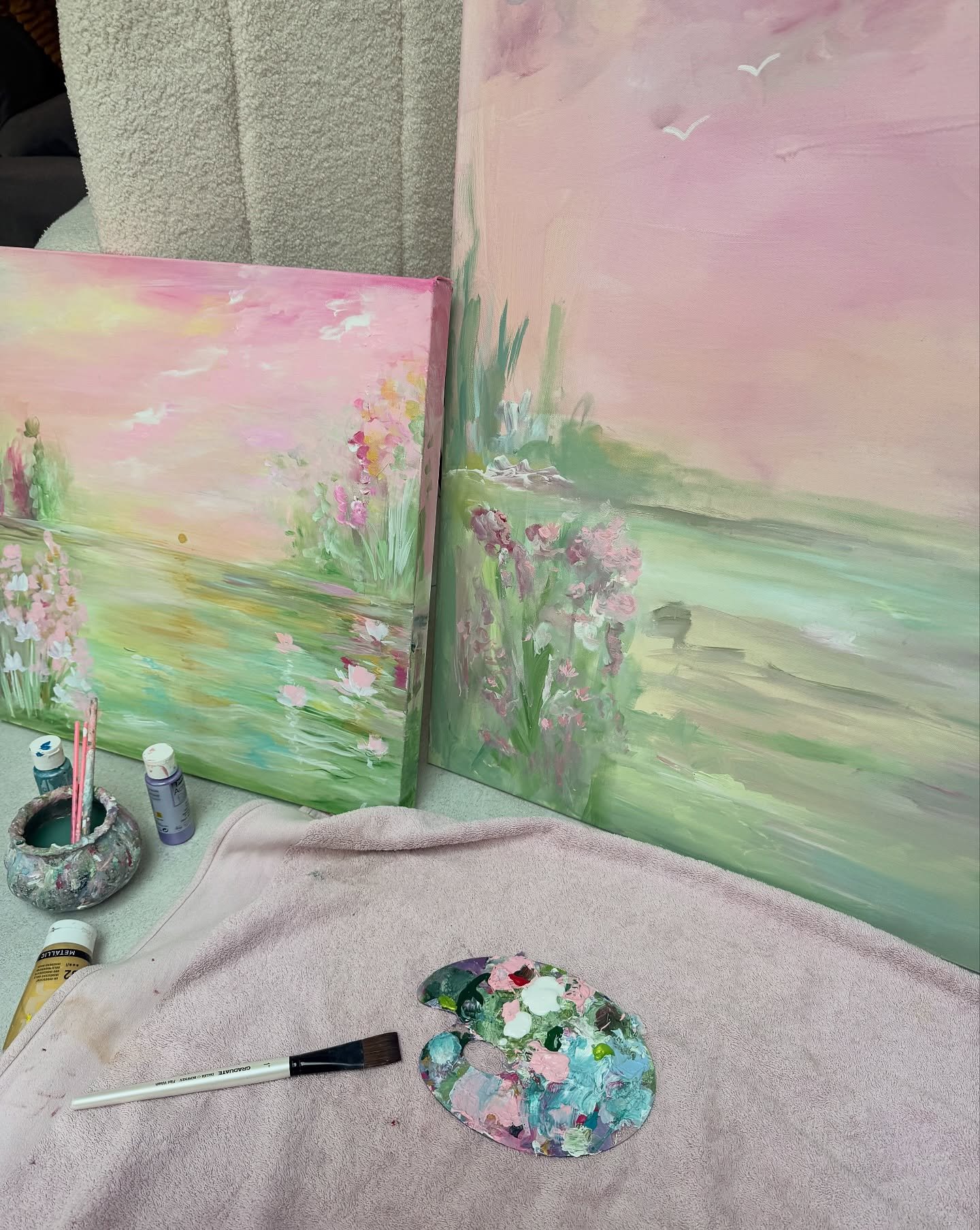 I have decided i&rsquo;m going to release my new collection by the end of this month so guess what i&rsquo;ve been doing since being back from my trip.. PAINTING 🤭💚💕💖💘 my new &lsquo;spring matcha&rsquo; collection bc look at the coloursssssss ve