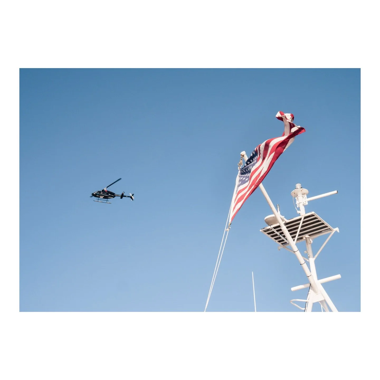 A throwback to New York two years ago. Time flies! 🇺🇸 🏙️ 

#photographer #newyork #newyorkcity #newyorkchristmas #streetphotography