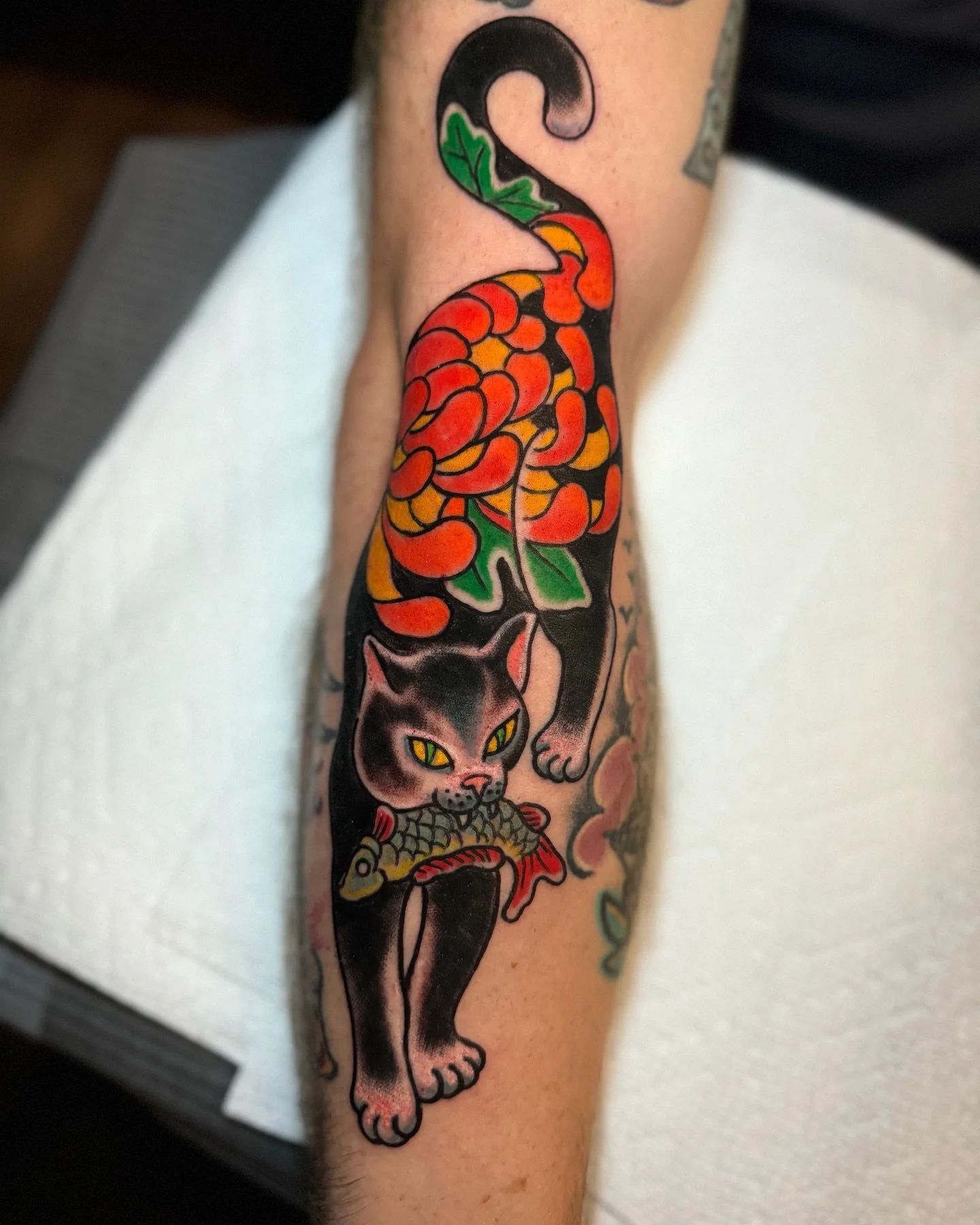 Made by @rayhartflores #cat #cattattoo #monmoncat #japanesetattoo #customjapanesetattoo #customtattoo #japan #kawaii #drawntofit #colortattoo #njtattoo #newbrunswicknj #rutgers #revolvertattoo