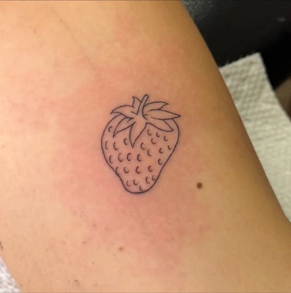 Done by @verywalkintattoo