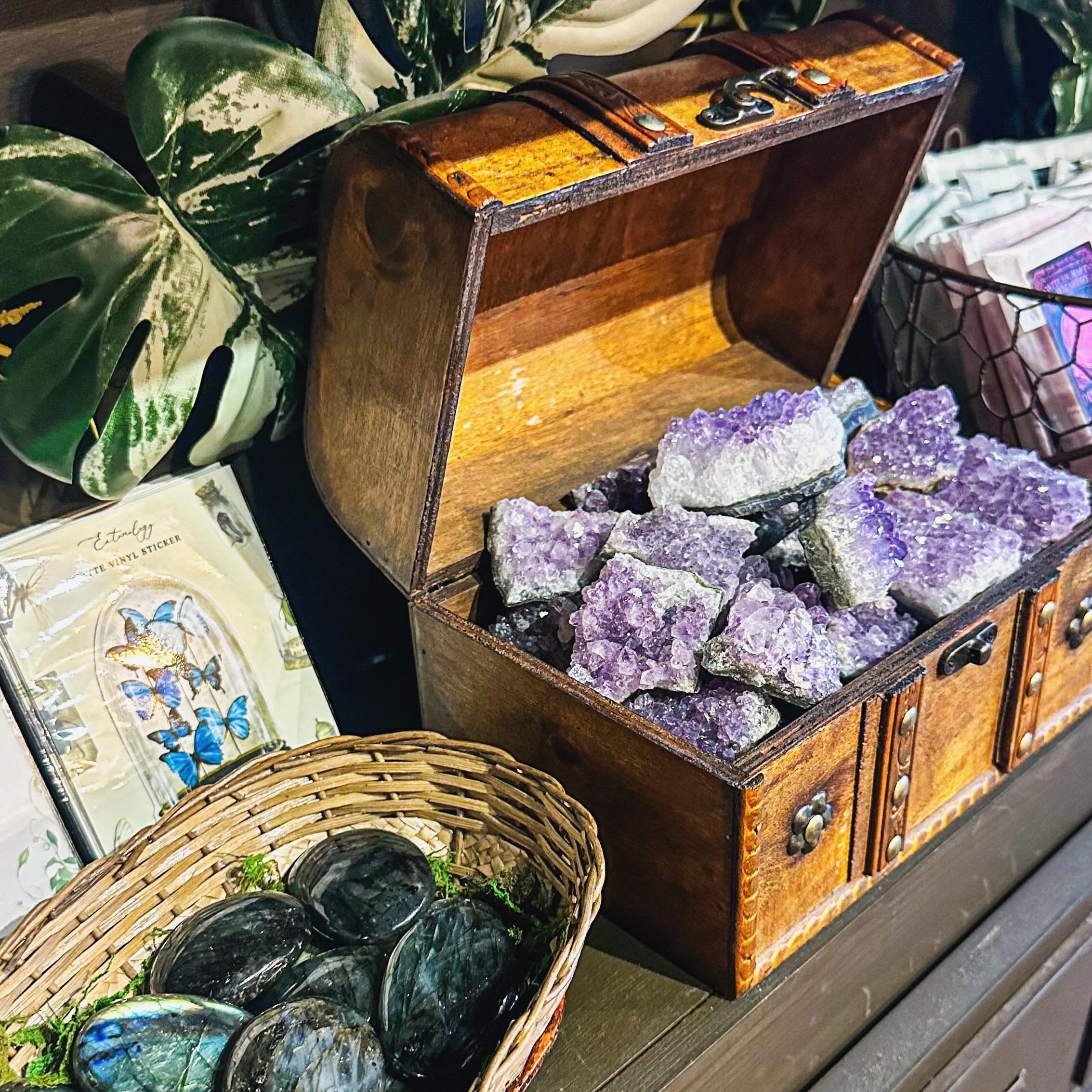 If you&rsquo;re a crystal collector or simply just drawn to shiny and beautiful treasures&hellip; you&rsquo;ll love our new trunk of Amethysts! 💎

Did you know 💡Amethyst is a captivating Purple quartz known for its mystical properties. It is believ