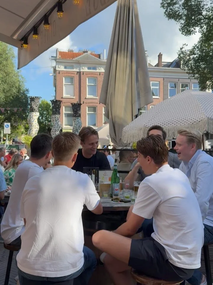 Zonnetje &amp; tonnetje 

Het wordt (eindelijk) weer prachtig weer! ☀️

Tot zo 🐎🐎