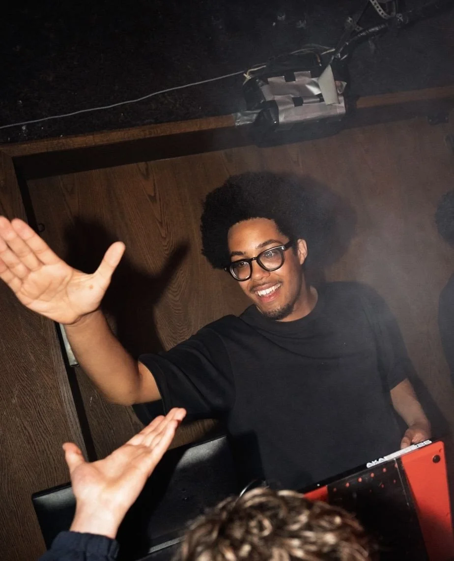 Kerstdiner afgelopen maar de avond nog lang niet?⁠
⁠
🪩 Opgelet! 23:00-late 🪩⁠
Kerstavond &eacute;n tweede kerstdag DJ Raffa achter de knoppen bij het Paardje!⁠
⁠
Hier alvast een voorproefje! Wie wil dat nou niet als dessert? 😉⁠
⁠
Tot dan!