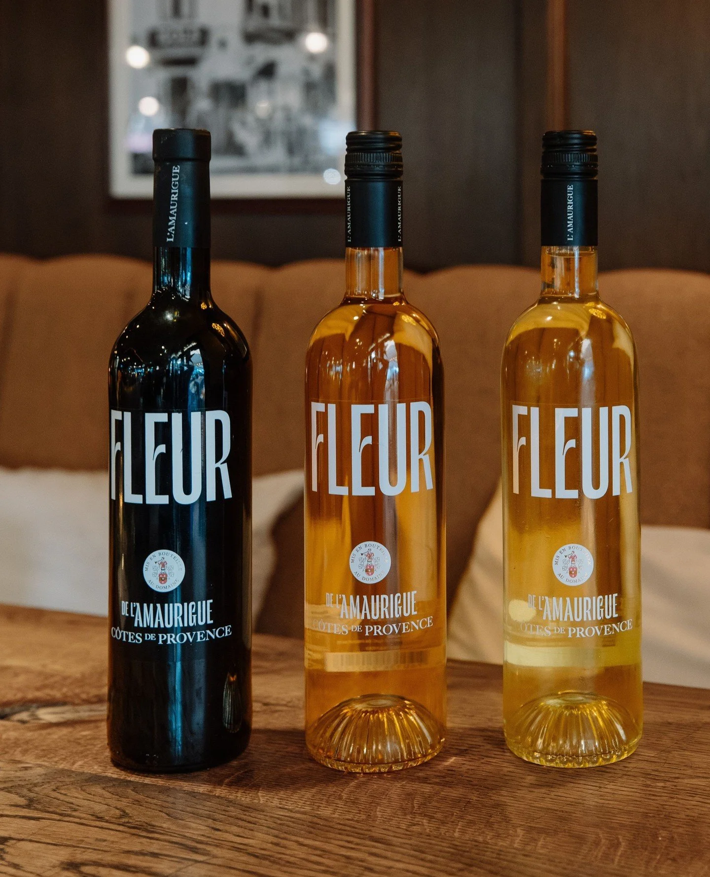 Deze drie prachtige fleurwijnen; rood, ros&eacute; en wit, zijn gemaakt door een Nederlandse familie met een grote liefde voor wijn. Op het landgoed Domaine de l'Amaurigue maken zij sinds 1998 heerlijke wijnen met franse flair en Nederlandse nuchterh