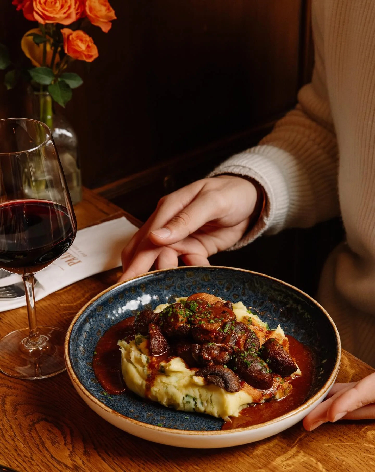 Typical dutch!

Andijvie stamppot - sticky mushrooms - gehaktbal