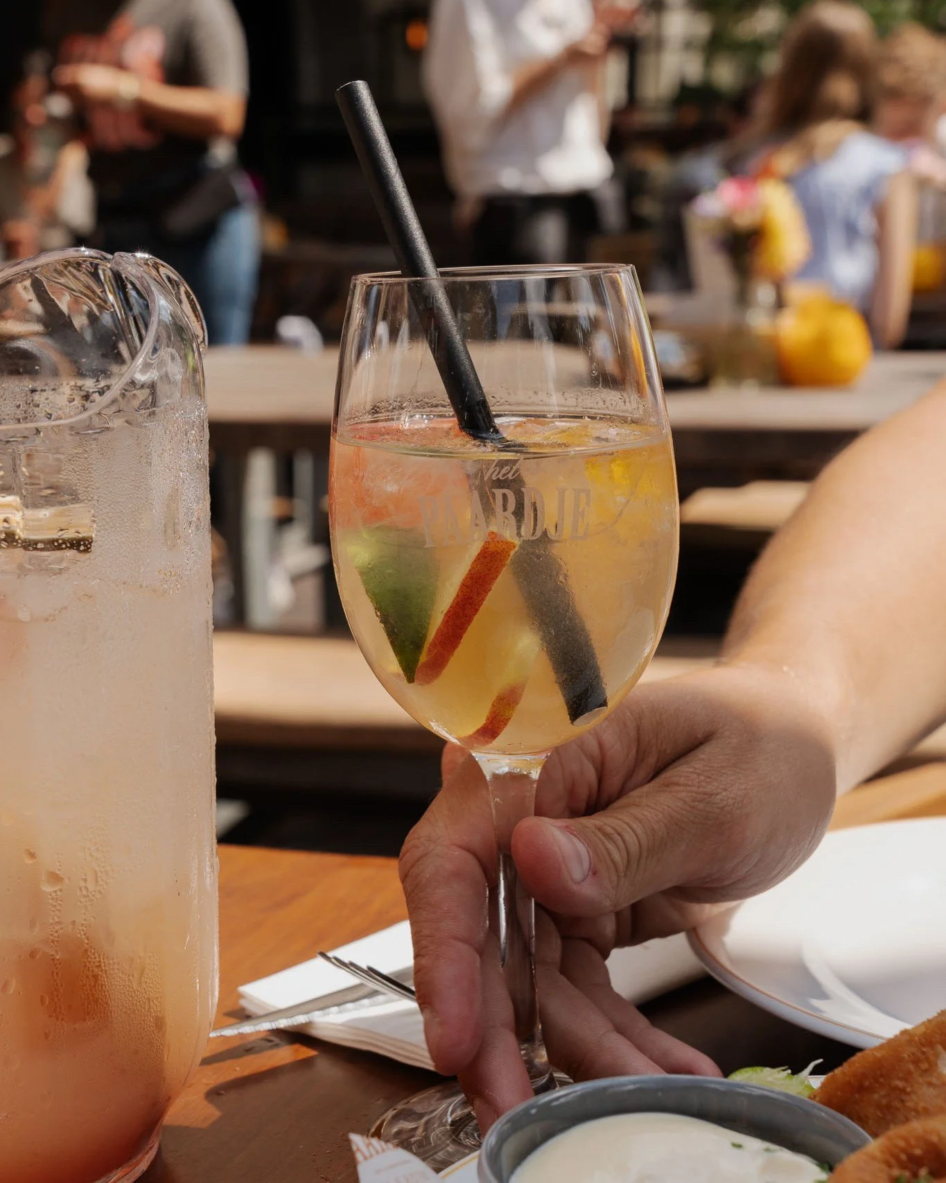 Vuur met vuur bestrijden&hellip; toch? 

Bij ons staat vandaag een heerlijke kan sangria op je te wachten!