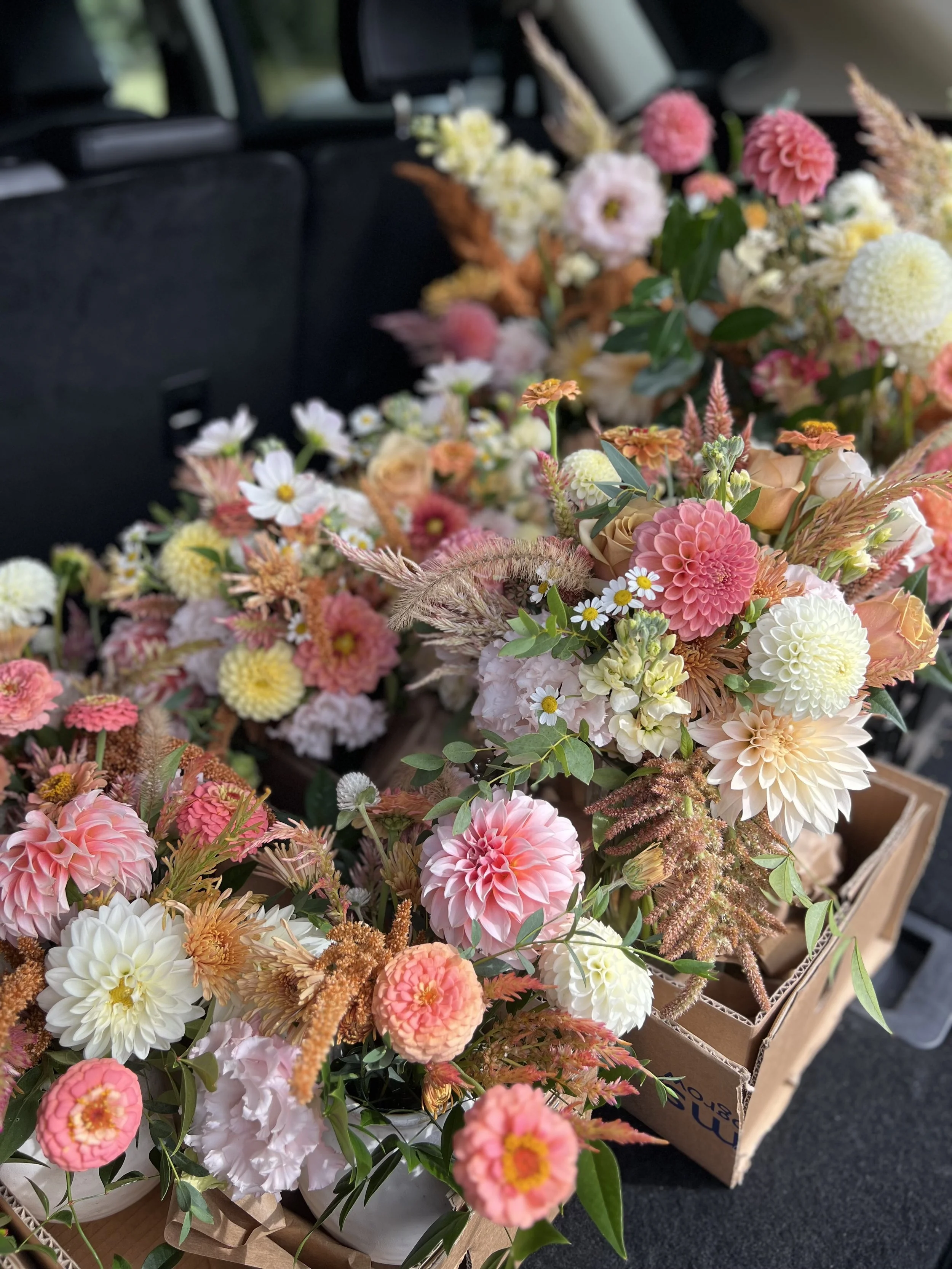 Pickup wedding flowers designed for couples on a budget